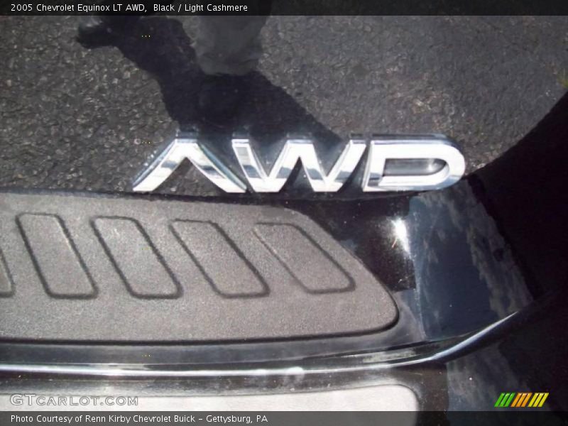 Black / Light Cashmere 2005 Chevrolet Equinox LT AWD