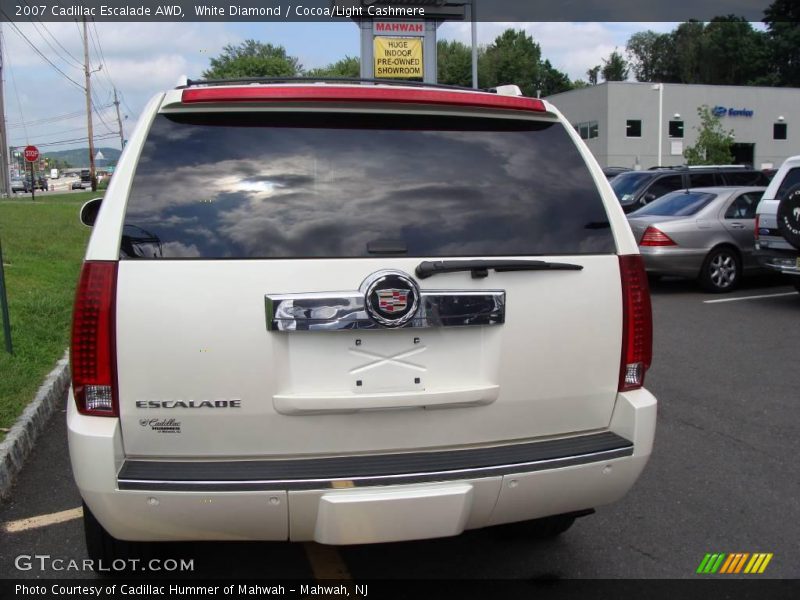 White Diamond / Cocoa/Light Cashmere 2007 Cadillac Escalade AWD