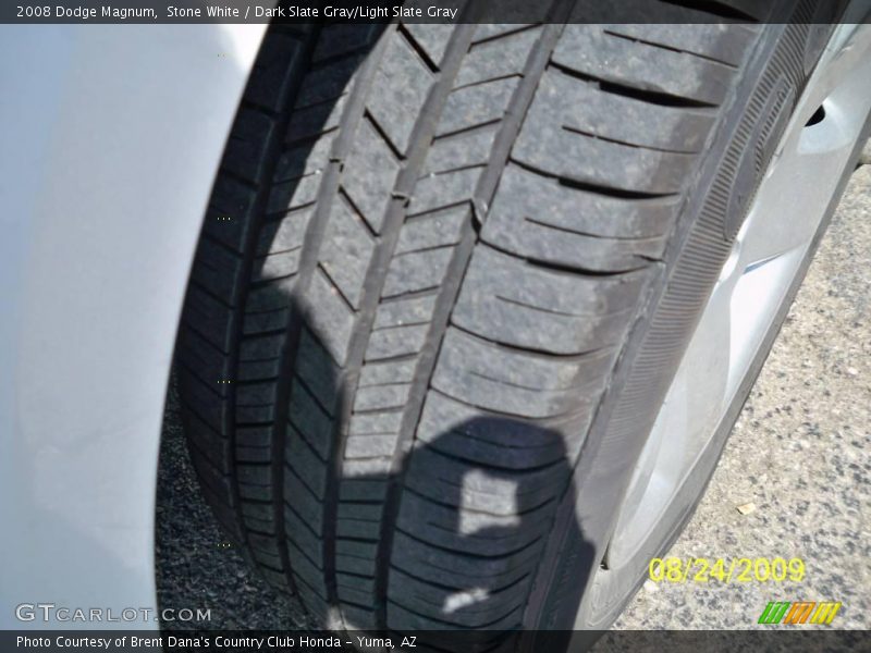Stone White / Dark Slate Gray/Light Slate Gray 2008 Dodge Magnum