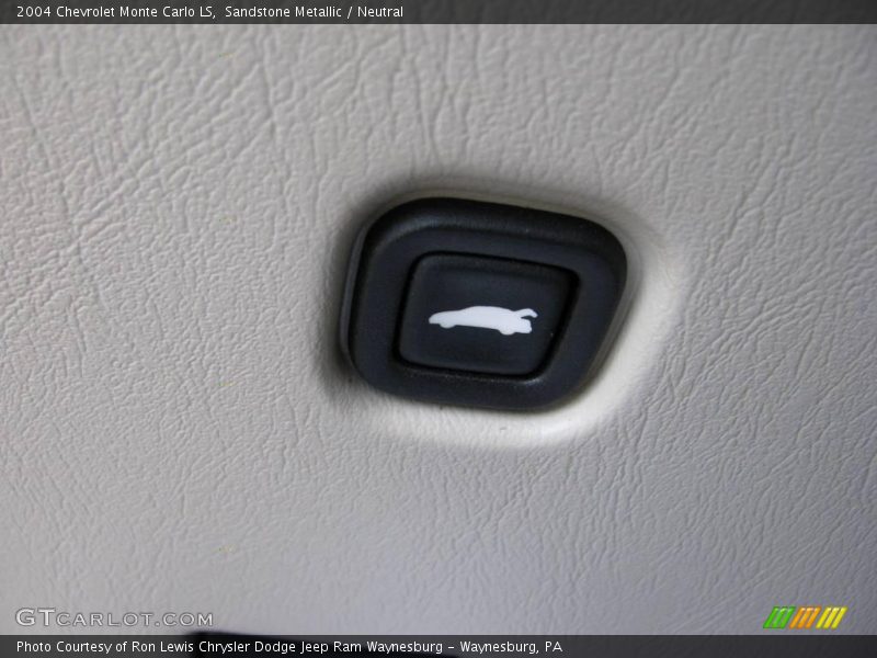 Sandstone Metallic / Neutral 2004 Chevrolet Monte Carlo LS