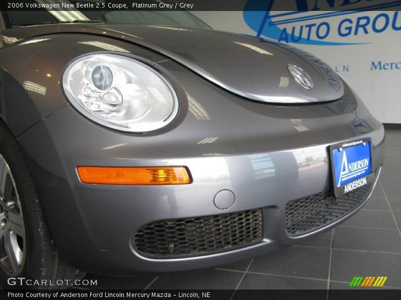 Platinum Grey / Grey 2006 Volkswagen New Beetle 2.5 Coupe