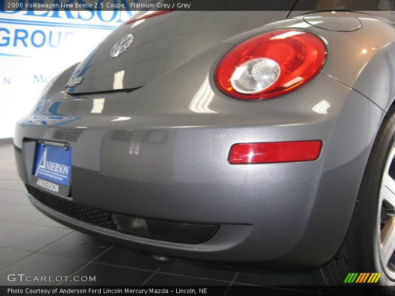 Platinum Grey / Grey 2006 Volkswagen New Beetle 2.5 Coupe