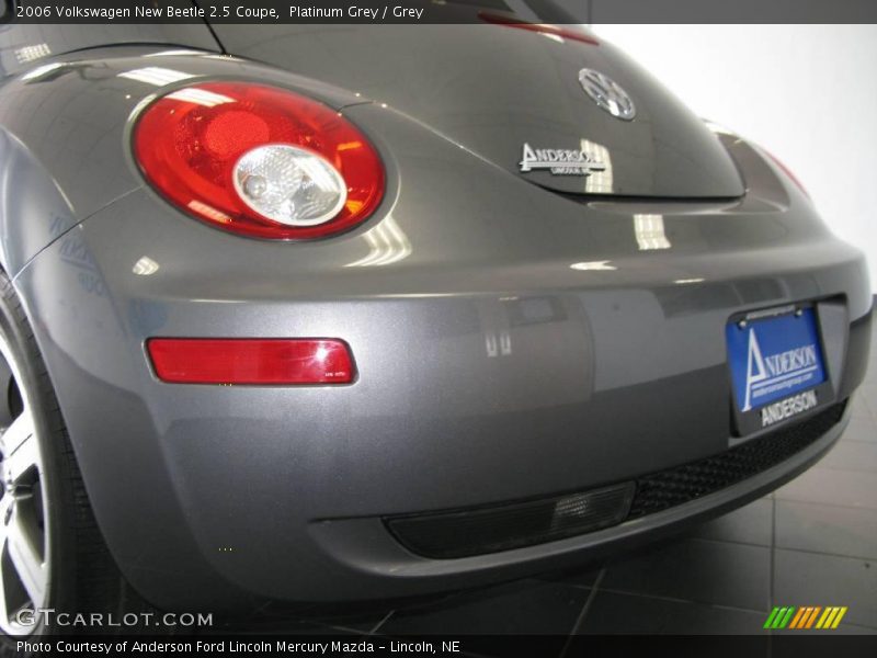 Platinum Grey / Grey 2006 Volkswagen New Beetle 2.5 Coupe