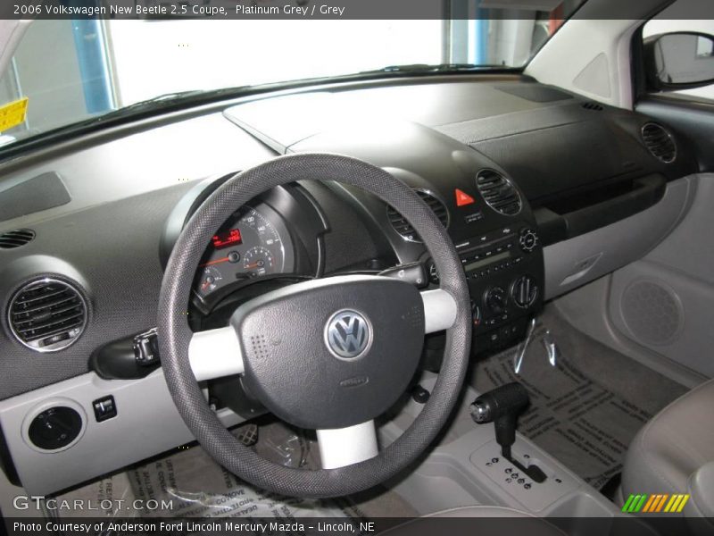 Platinum Grey / Grey 2006 Volkswagen New Beetle 2.5 Coupe