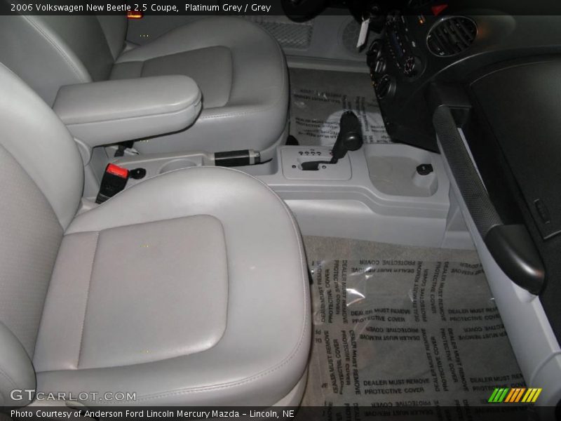Platinum Grey / Grey 2006 Volkswagen New Beetle 2.5 Coupe