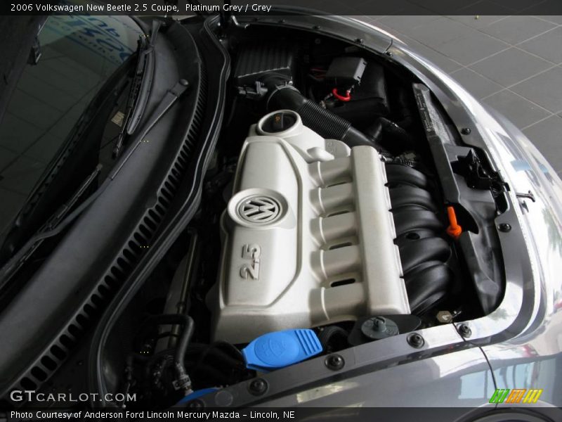 Platinum Grey / Grey 2006 Volkswagen New Beetle 2.5 Coupe