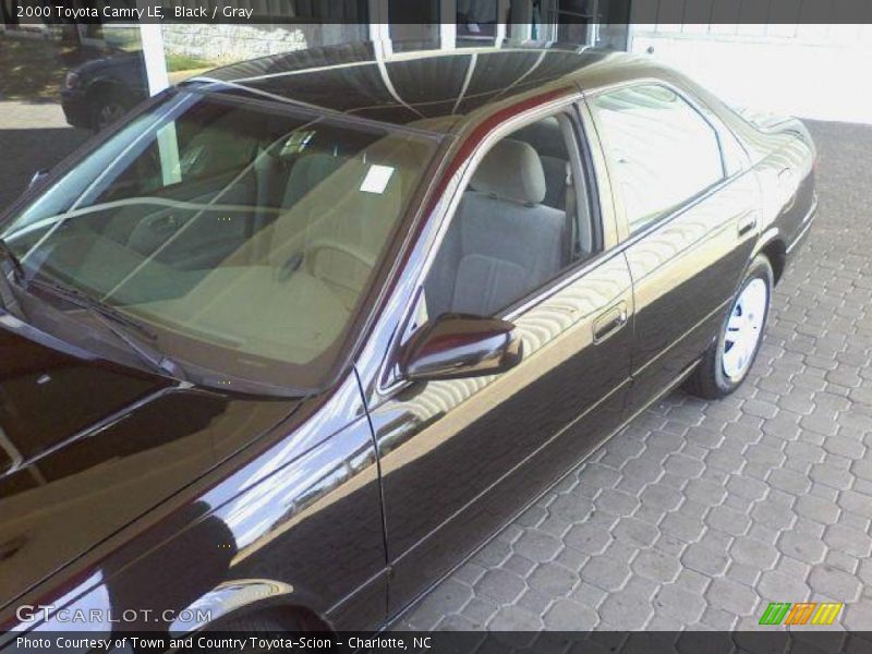Black / Gray 2000 Toyota Camry LE