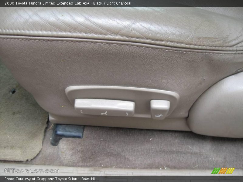 Black / Light Charcoal 2000 Toyota Tundra Limited Extended Cab 4x4