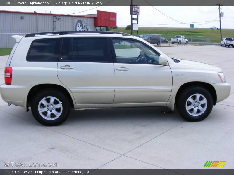 Vintage Gold Metallic / Ivory 2001 Toyota Highlander V6