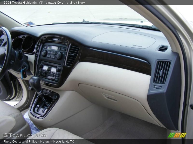 Vintage Gold Metallic / Ivory 2001 Toyota Highlander V6