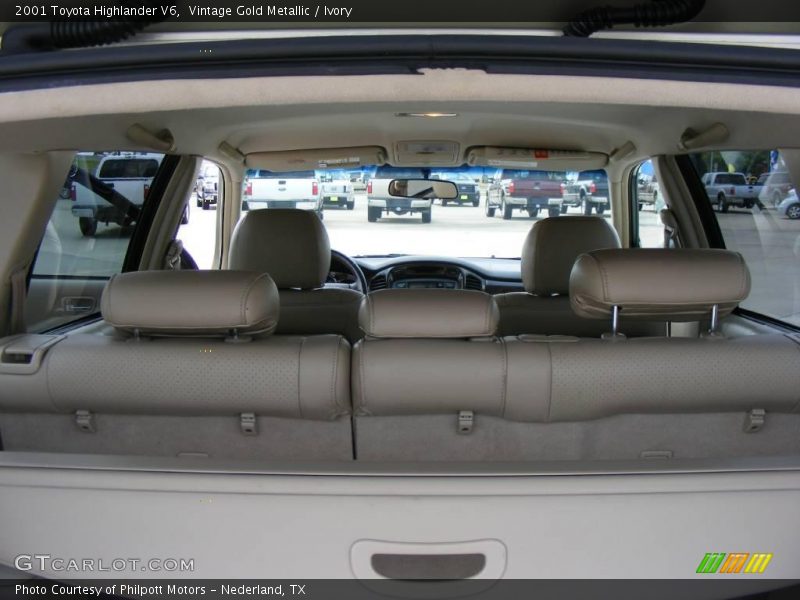 Vintage Gold Metallic / Ivory 2001 Toyota Highlander V6