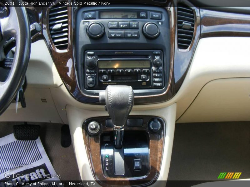 Vintage Gold Metallic / Ivory 2001 Toyota Highlander V6