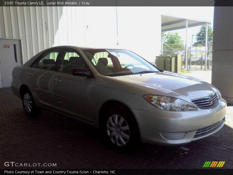 Lunar Mist Metallic / Gray 2005 Toyota Camry LE