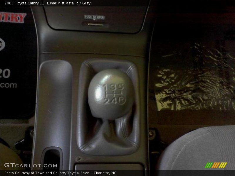 Lunar Mist Metallic / Gray 2005 Toyota Camry LE
