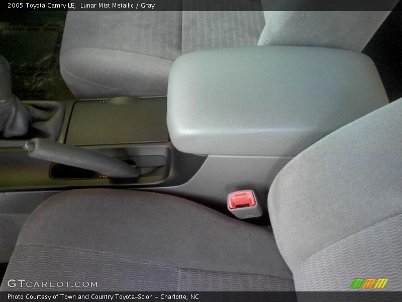 Lunar Mist Metallic / Gray 2005 Toyota Camry LE
