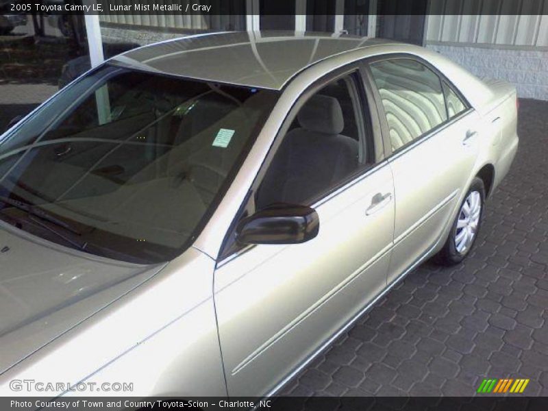 Lunar Mist Metallic / Gray 2005 Toyota Camry LE