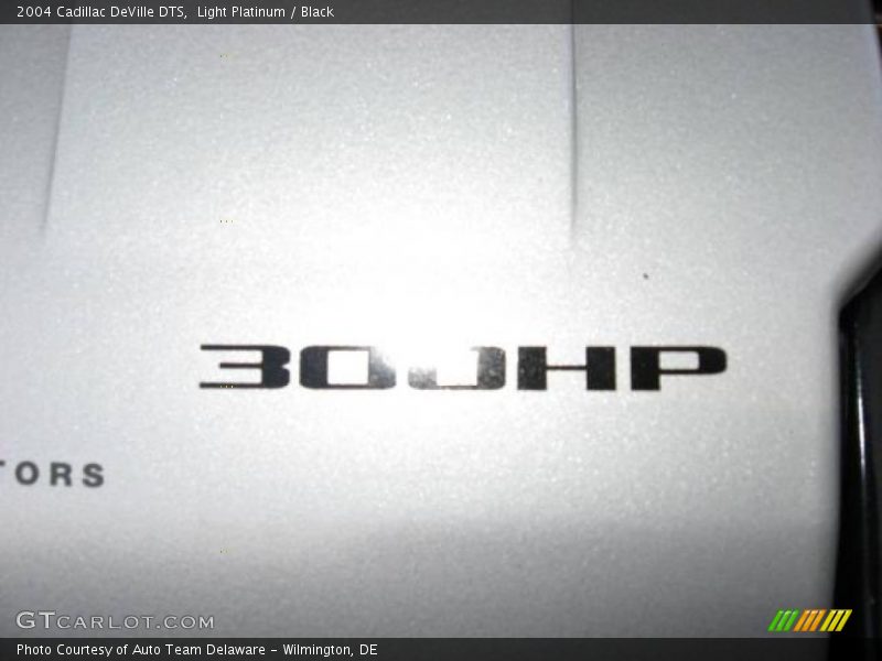 Light Platinum / Black 2004 Cadillac DeVille DTS