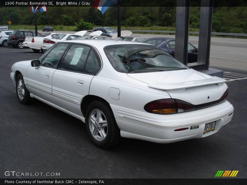 Bright White / Gray 1996 Pontiac Bonneville SE