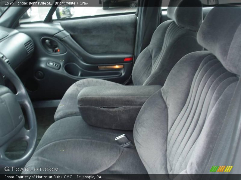 Bright White / Gray 1996 Pontiac Bonneville SE