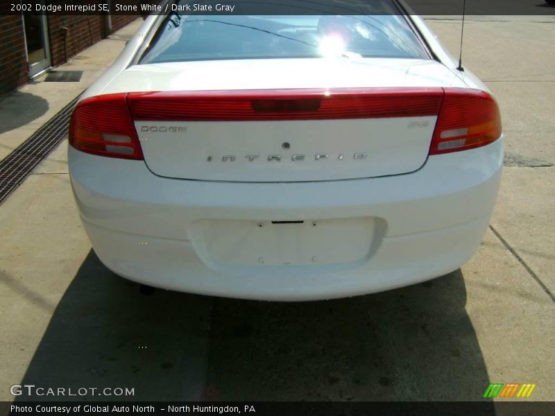 Stone White / Dark Slate Gray 2002 Dodge Intrepid SE