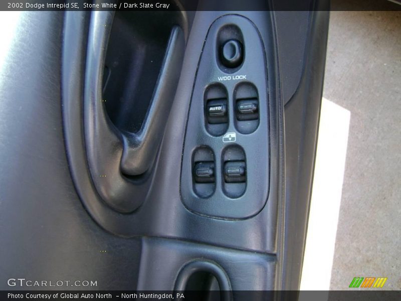 Stone White / Dark Slate Gray 2002 Dodge Intrepid SE