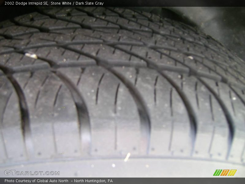 Stone White / Dark Slate Gray 2002 Dodge Intrepid SE