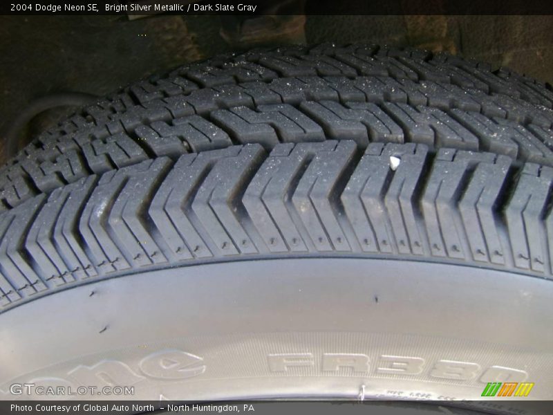 Bright Silver Metallic / Dark Slate Gray 2004 Dodge Neon SE