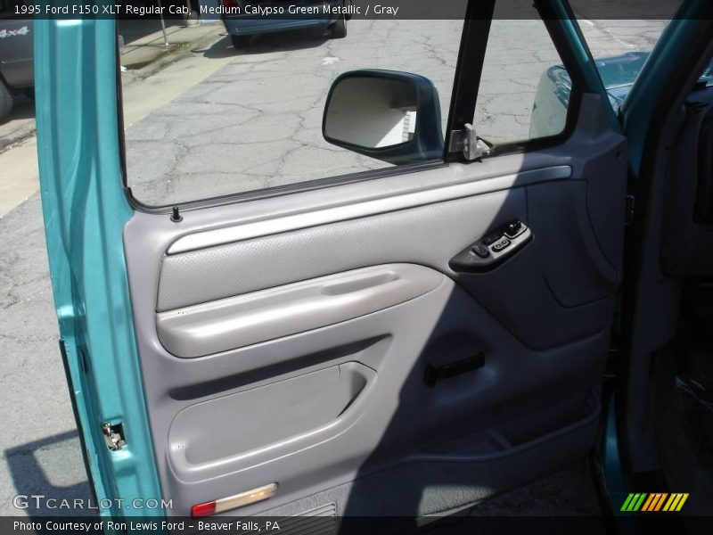 Medium Calypso Green Metallic / Gray 1995 Ford F150 XLT Regular Cab