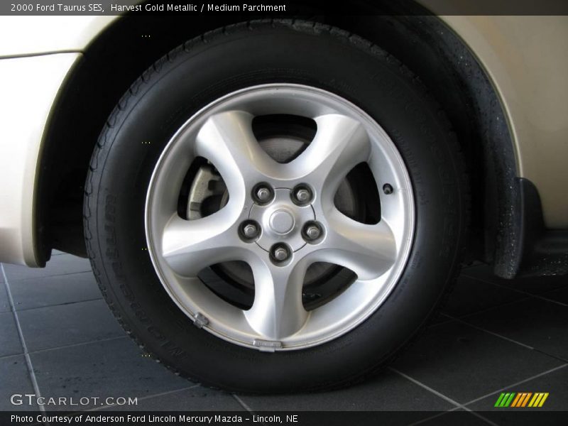 Harvest Gold Metallic / Medium Parchment 2000 Ford Taurus SES