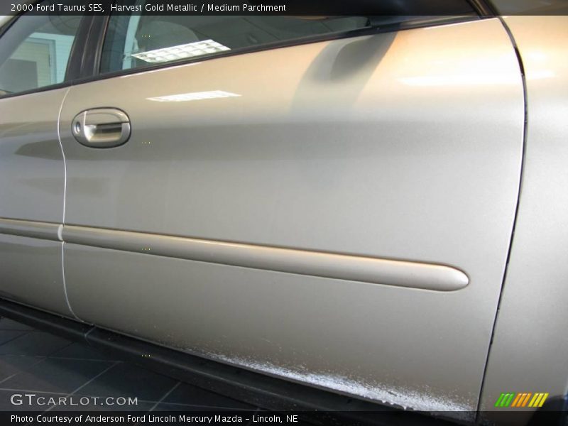 Harvest Gold Metallic / Medium Parchment 2000 Ford Taurus SES