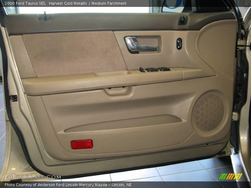 Harvest Gold Metallic / Medium Parchment 2000 Ford Taurus SES