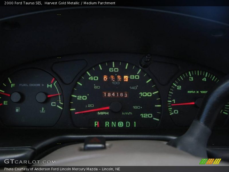 Harvest Gold Metallic / Medium Parchment 2000 Ford Taurus SES