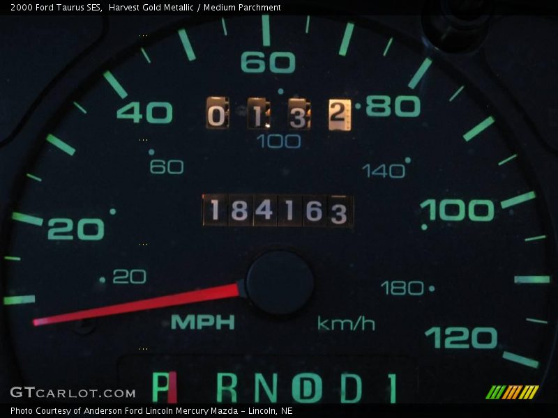 Harvest Gold Metallic / Medium Parchment 2000 Ford Taurus SES