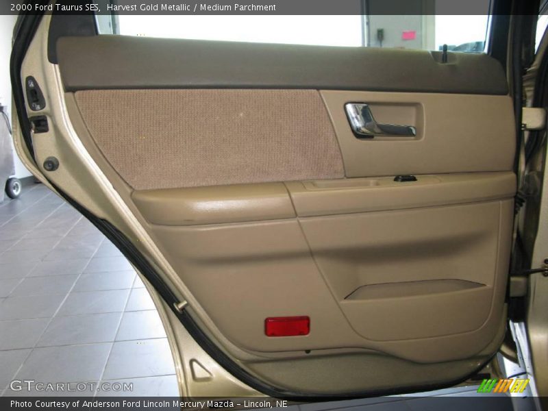 Harvest Gold Metallic / Medium Parchment 2000 Ford Taurus SES