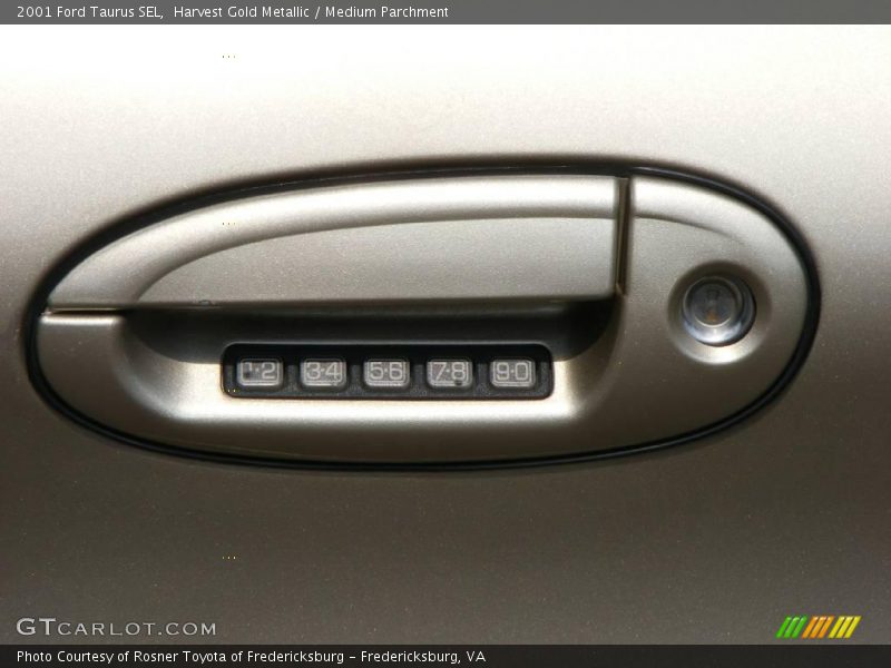 Harvest Gold Metallic / Medium Parchment 2001 Ford Taurus SEL