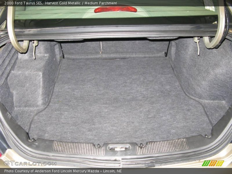 Harvest Gold Metallic / Medium Parchment 2000 Ford Taurus SES