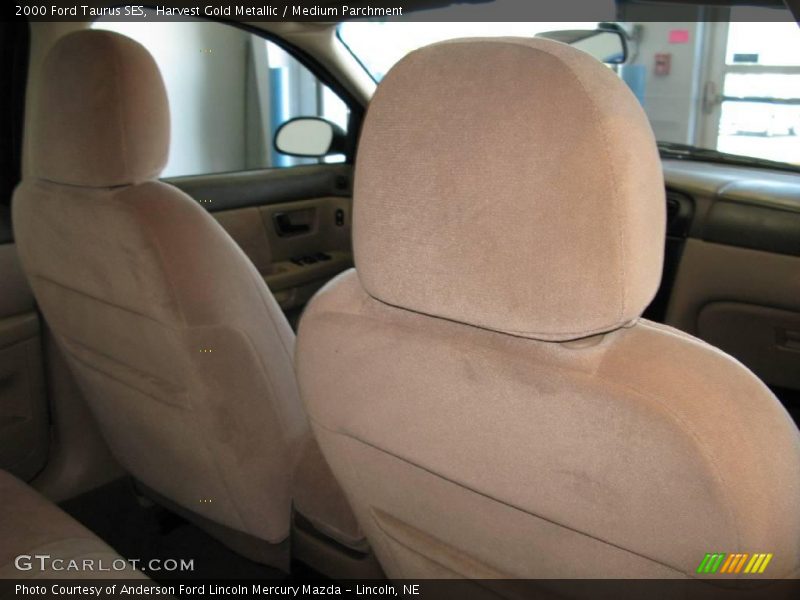 Harvest Gold Metallic / Medium Parchment 2000 Ford Taurus SES