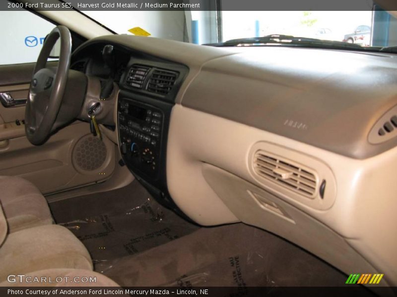 Harvest Gold Metallic / Medium Parchment 2000 Ford Taurus SES