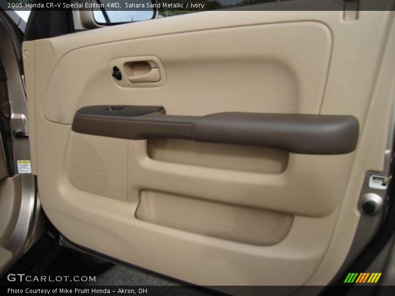 Sahara Sand Metallic / Ivory 2005 Honda CR-V Special Edition 4WD