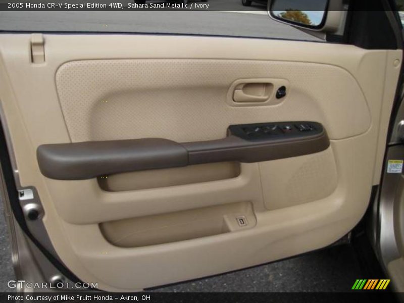 Sahara Sand Metallic / Ivory 2005 Honda CR-V Special Edition 4WD