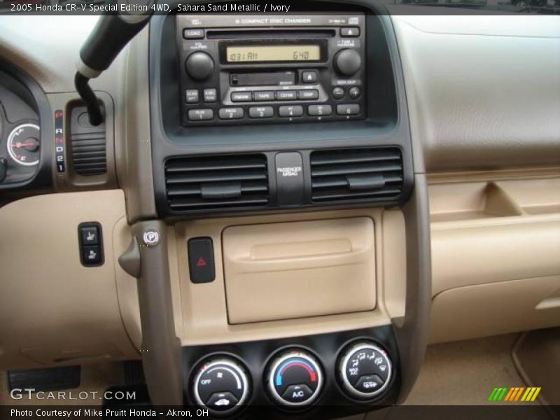 Sahara Sand Metallic / Ivory 2005 Honda CR-V Special Edition 4WD