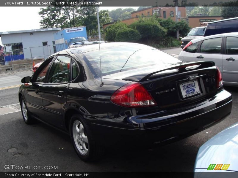 Black / Medium Parchment 2004 Ford Taurus SE Sedan