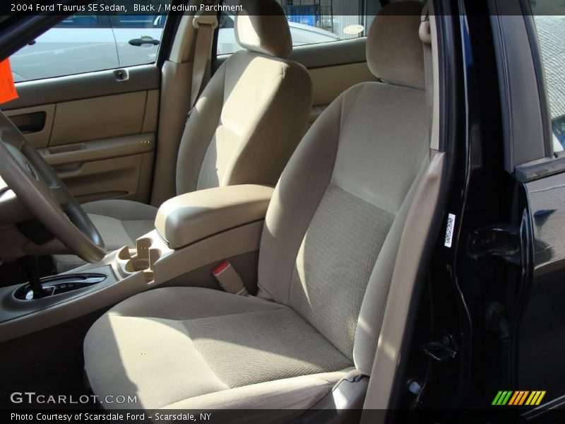 Black / Medium Parchment 2004 Ford Taurus SE Sedan