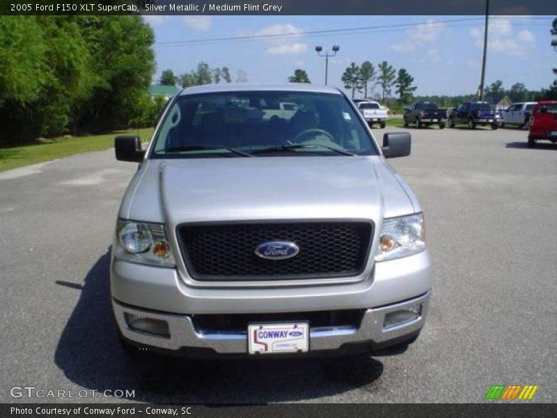 Silver Metallic / Medium Flint Grey 2005 Ford F150 XLT SuperCab