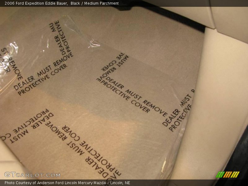 Black / Medium Parchment 2006 Ford Expedition Eddie Bauer