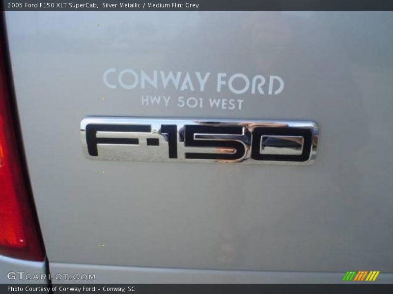 Silver Metallic / Medium Flint Grey 2005 Ford F150 XLT SuperCab