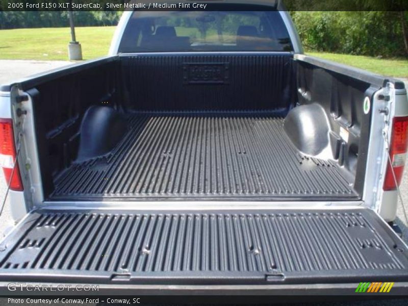 Silver Metallic / Medium Flint Grey 2005 Ford F150 XLT SuperCab