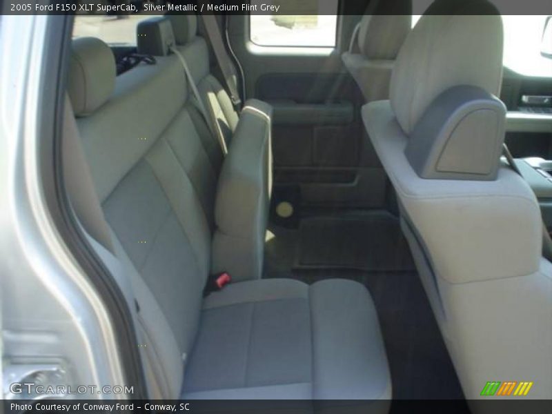Silver Metallic / Medium Flint Grey 2005 Ford F150 XLT SuperCab