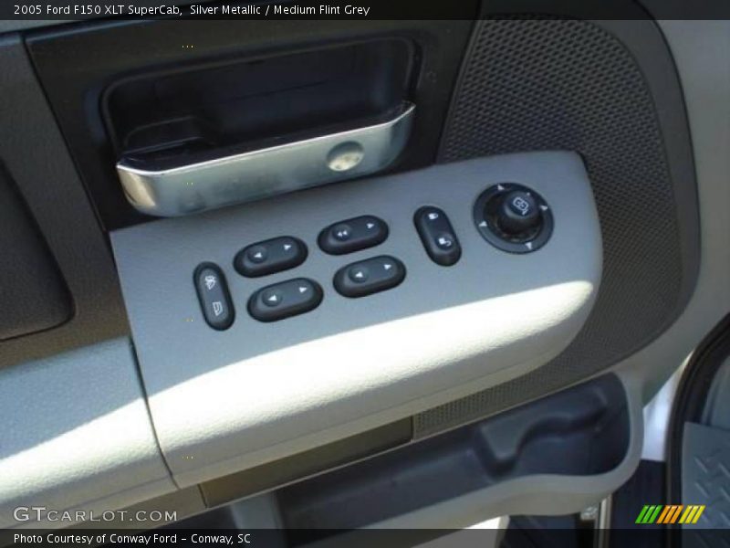 Silver Metallic / Medium Flint Grey 2005 Ford F150 XLT SuperCab