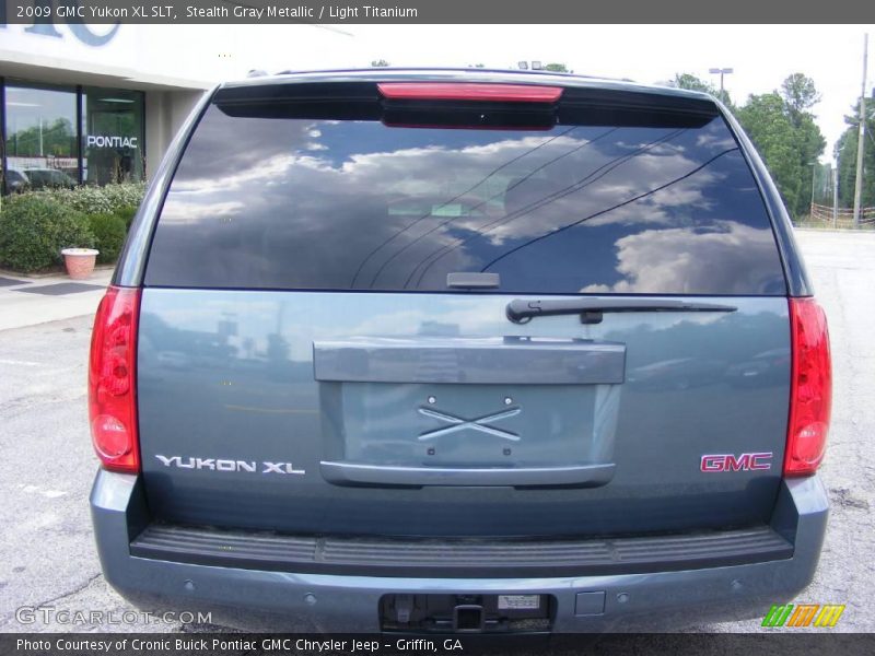 Stealth Gray Metallic / Light Titanium 2009 GMC Yukon XL SLT